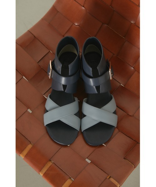 RIM.ARK(リムアーク)の「Cross faux leather shoes(サンダル・レディース・ダークブルー/ブラック・37/39/36/38)」の16枚目の写真