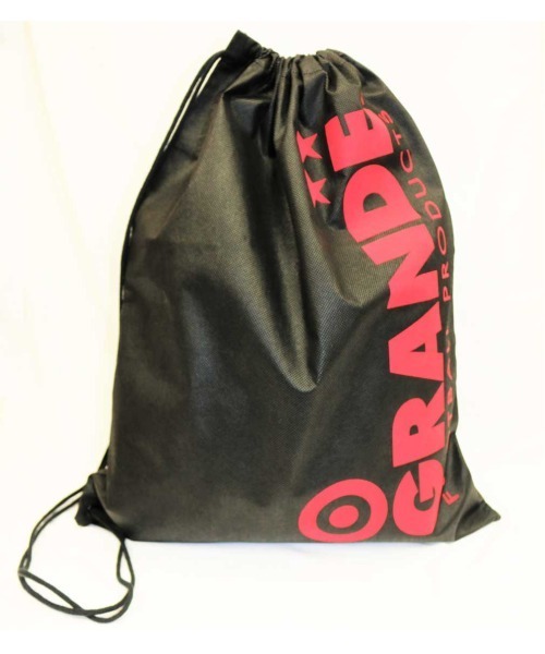 GRANDE FOOTBALL PRODUCTS(グランデフットボールプロダクツ)の「GRANDE.不織布BIG.ワンショルダーエコBAG(エコバッグ/サブバッグ・レディース・ブラック×ホワイト/ブラック×ゴールド/ブラック×レッド・ONE SIZE)」の2枚目の写真