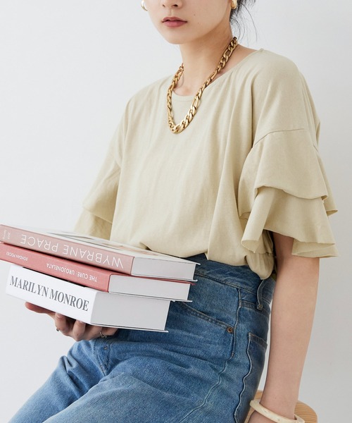Fashion Letter(ファッションレター)の「大きいサイズ ダブルフリルスリーブ Tシャツ(Tシャツ/カットソー・レディース・ベージュ/カーキ/ブラウン系その他/ピンク系その他/ブラック・M~L/LL~3L/4L~5L)」の6枚目の写真