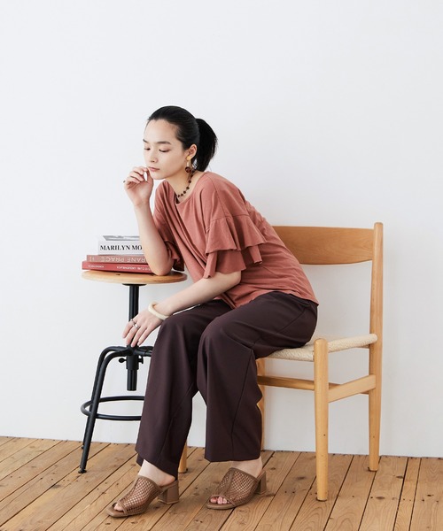 Fashion Letter(ファッションレター)の「大きいサイズ ダブルフリルスリーブ Tシャツ(Tシャツ/カットソー・レディース・ベージュ/カーキ/ブラウン系その他/ピンク系その他/ブラック・M~L/LL~3L/4L~5L)」の13枚目の写真