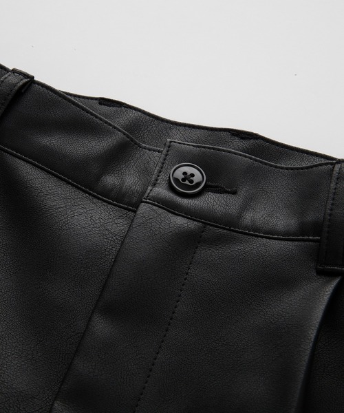 WONDER WONDER(ワンダーワンダー)の「シンセティックレザーセミフレアパンツ/Synthetic Leather Semi-Flare Pants【セットアップ対応】(その他パンツ・メンズ・ブラック・M/L)」の18枚目の写真