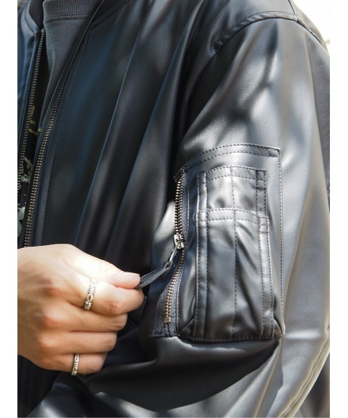BACK NUMBER（バックナンバー）の「【BACK NUMBER】フェイクレザー MA-1フライトジャケット（MA-1・メンズ・オリーブ/ブラック・L/M/XL）」の10枚目の写真