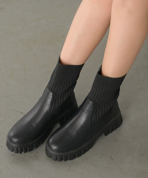 RETRO GIRL(レトロガール)の「厚底ニットブーツ(ブーツ・レディース・オフホワイト/ブラック・LARGE/MEDIUM)」の3枚目の写真