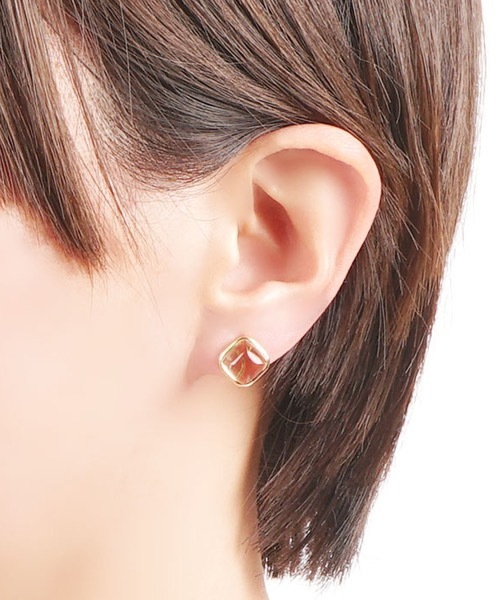 itam（アイタム）の「【itam】アイタム/ カラーストーン スクエアノンホールピアス/ 金属アレルギー対応（イヤリング・レディース・グレー/ブルー/ベージュ/イエロー/グリーン・FREE）」の7枚目の写真