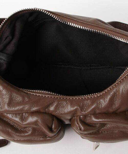 SHAGGIE(シャギー)の「メタリックアウトポケットショルダーバッグ(ショルダーバッグ・レディース・ブラウン/ブラック/シルバー・FREE)」の15枚目の写真
