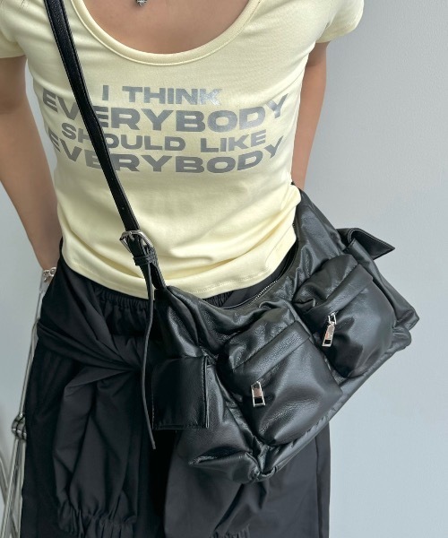 SHAGGIE(シャギー)の「メタリックアウトポケットショルダーバッグ(ショルダーバッグ・レディース・ブラウン/ブラック/シルバー・FREE)」の6枚目の写真