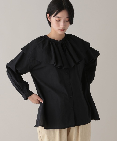 studio CLIP（スタディオクリップ）の「《natural by clip》ラッフルカラーブラウス（シャツ/ブラウス・レディース・キャメル/オフホワイト/ブラック・FREE）」の2枚目の写真