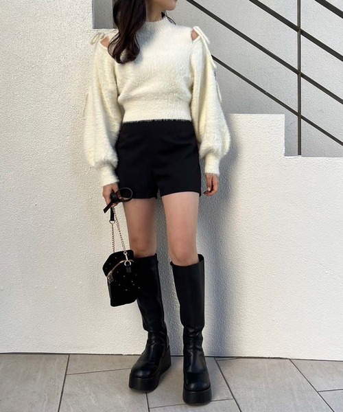 one after another NICE CLAUP（ワンアフターアナザーナイスクラップ）の「肩あきマルチウェイ/あざとフェザーリボンニット（ニット/セーター・レディース・ブラック/ライトグレー/モカ/オフホワイト・FREE）」の8枚目の写真