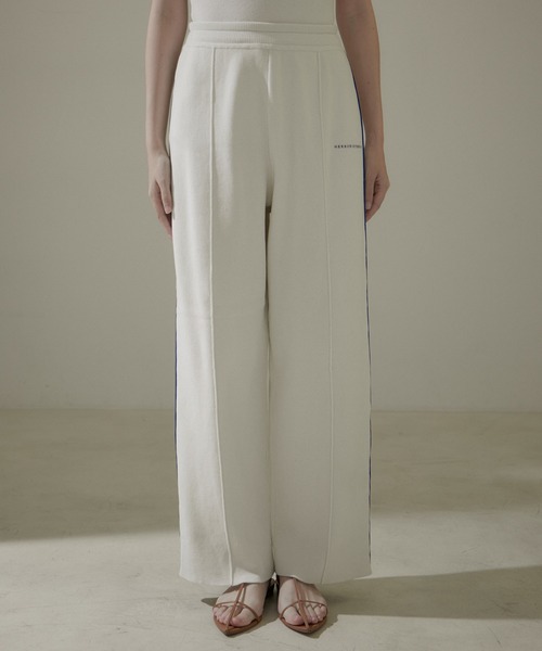 SALON adam et rope'（サロン アダム エ ロペ）の「トラックパンツ -CreamyCotton /クリーミーコットン-（その他パンツ・レディース・ライトグレー/ホワイト/ブラック系その他/ブルー系その他4・FREE）」の17枚目の写真