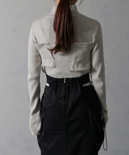 &g'aime(アンジェム)の「【&g’aime】ビスチェドッキングリブニットトップス(ニット/セーター・レディース・グレイッシュベージュ/ブラック/ブルー・FREE)」の10枚目の写真