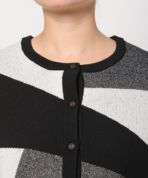 PAGEBOY（ページボーイ）の「カラーブロックショートカーディガン（カーディガン/ボレロ・レディース・オフホワイト/ブラック系その他/ブラック・FREE）」の15枚目の写真