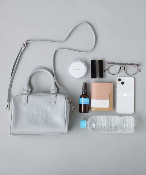 one after another NICE CLAUP（ワンアフターアナザーナイスクラップ）の「【新色追加】エンブレムミニボストンバッグ（ボストンバッグ・レディース・ブラウン/ベージュ/グレー/ブラック・FREE）」の3枚目の写真