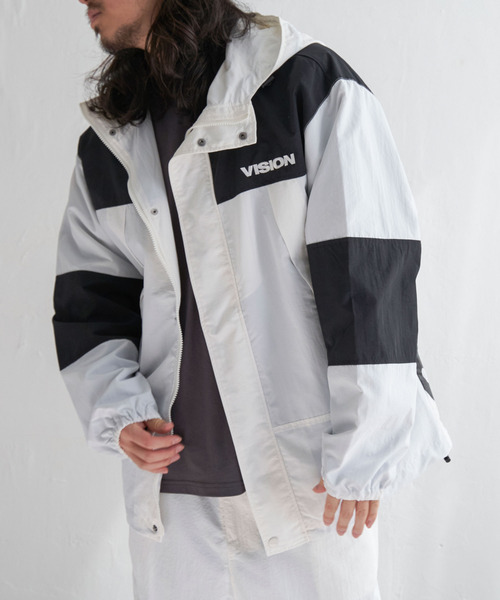 VENCEEXCHANGE(ヴァンスエクスチェンジ)の「VISION STREET WEAR ヴィジョンストリートウェア フードナイロンジャケット(ナイロンジャケット・メンズ・ホワイト/レッド/ブラック・LL/M/L)」の10枚目の写真