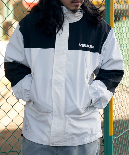 VENCEEXCHANGE(ヴァンスエクスチェンジ)の「VISION STREET WEAR ヴィジョンストリートウェア フードナイロンジャケット(ナイロンジャケット・メンズ・ホワイト/レッド/ブラック・LL/M/L)」の20枚目の写真