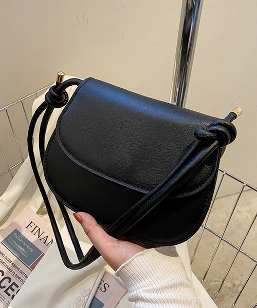 Cham.(チャム)の「ラウンドフラップショルダーバッグ(ハンドバッグ・レディース・ブラック/ブラウン/ホワイト/ベージュ・F)」の7枚目の写真