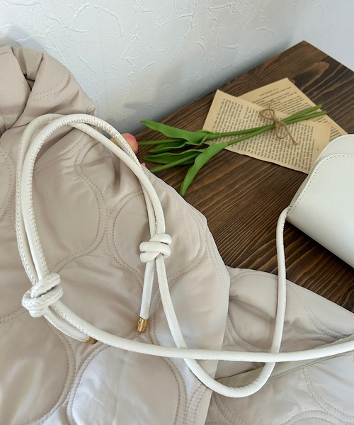 Cham.(チャム)の「ラウンドフラップショルダーバッグ(ハンドバッグ・レディース・ブラック/ブラウン/ホワイト/ベージュ・F)」の10枚目の写真