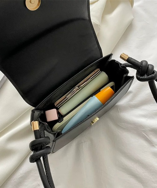 Cham.(チャム)の「ラウンドフラップショルダーバッグ(ハンドバッグ・レディース・ブラック/ブラウン/ホワイト/ベージュ・F)」の12枚目の写真