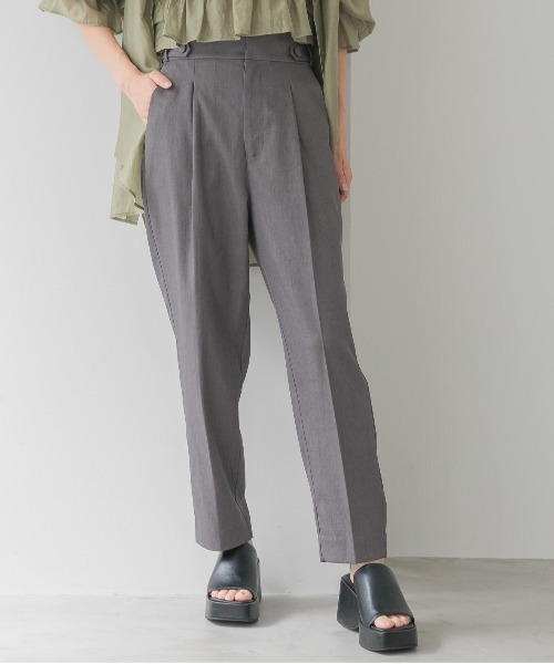 mysty woman（ミスティウーマン）の「［追加1］ウエストタブテーパードパンツ 113883（その他パンツ・レディース・ブルー/ブラウン/ベージュ/チャコールグレー/ライトベージュ・FREE）」の2枚目の写真