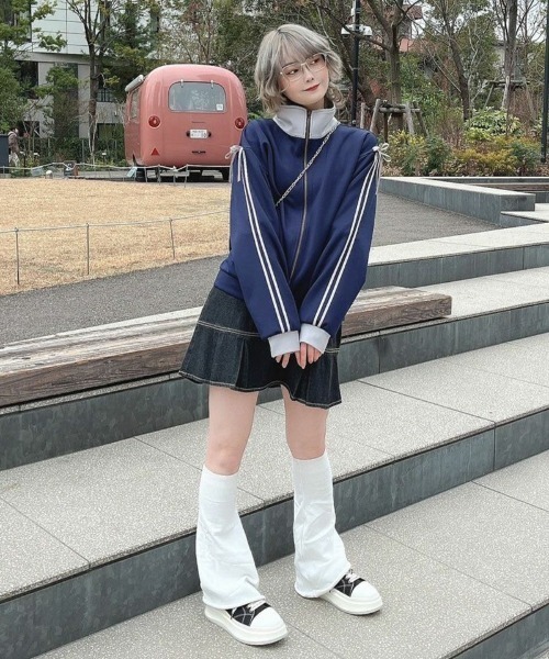 F i.n.t（フィント）の「裾切替デニムミニスカート/fint（スカート・レディース・ライトブルー/ブラック・FREE）」の3枚目の写真