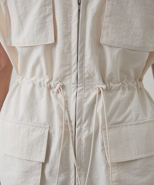 earthy(アーシー)の「【撥水】ナイロンロングベストワンピース(ワンピース・レディース・ブラック/オフホワイト・FREE)」の14枚目の写真