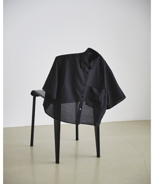 TODAYFUL（トゥデイフル）の「TODAYFUL Satin Short Shirts 12410406（シャツ/ブラウス・レディース・ブラック/ライトブルー/ホワイト・FREE）」の12枚目の写真