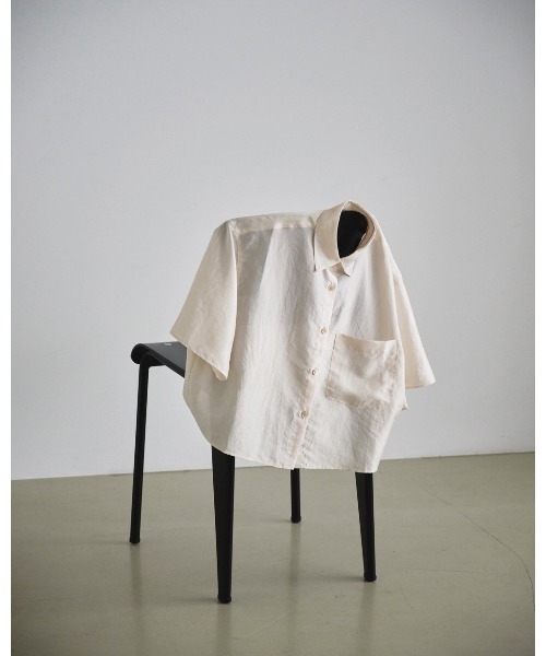 TODAYFUL（トゥデイフル）の「TODAYFUL Satin Short Shirts 12410406（シャツ/ブラウス・レディース・ブラック/ライトブルー/ホワイト・FREE）」の11枚目の写真