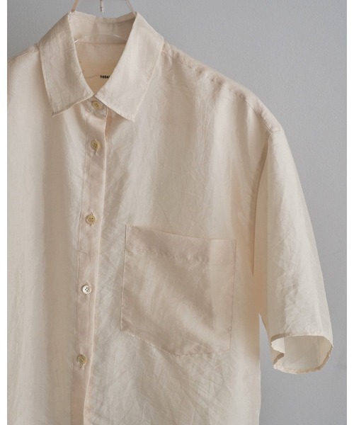 TODAYFUL（トゥデイフル）の「TODAYFUL Satin Short Shirts 12410406（シャツ/ブラウス・レディース・ブラック/ライトブルー/ホワイト・FREE）」の14枚目の写真