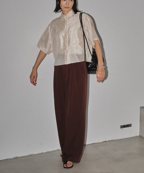 TODAYFUL（トゥデイフル）の「TODAYFUL Satin Short Shirts 12410406（シャツ/ブラウス・レディース・ブラック/ライトブルー/ホワイト・FREE）」の8枚目の写真
