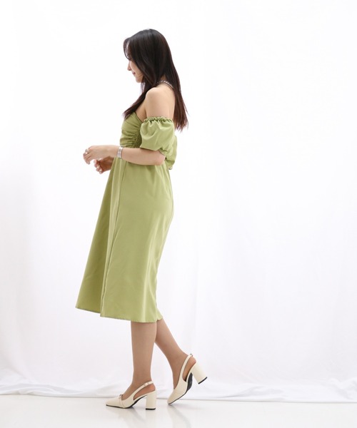 a lot of love（ア ロット オブ ラブ）の「パフスリーブオフショルエレガントワンピース/パーティードレス（ドレス・レディース・ブラック/グリーン/オフホワイト・FREE）」の4枚目の写真