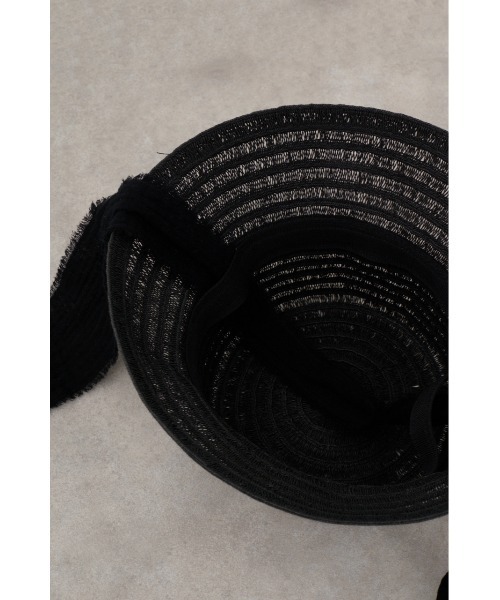 AZUL by moussy(アズールバイマウジー)の「シアーボーダーバケットハット(キャップ・レディース・ベージュ/ブラック・FREE)」の6枚目の写真