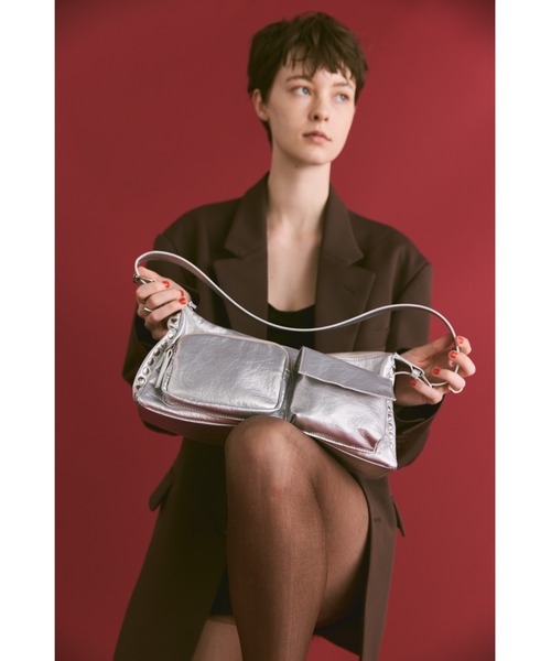 un/neu（アンノイ）の「アウトポケット2WAYスタッズバッグ / ショルダーバッグ（ハンドバッグ・レディース・レッド/シルバー/ブラック・FREE）」の11枚目の写真