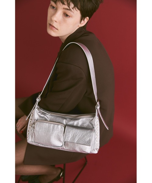 un/neu（アンノイ）の「アウトポケット2WAYスタッズバッグ / ショルダーバッグ（ハンドバッグ・レディース・レッド/シルバー/ブラック・FREE）」の9枚目の写真