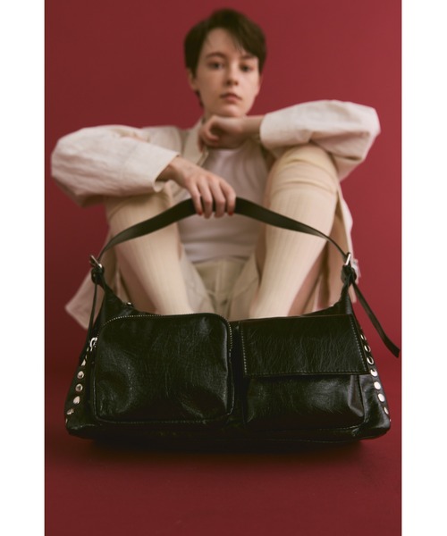 un/neu（アンノイ）の「アウトポケット2WAYスタッズバッグ / ショルダーバッグ（ハンドバッグ・レディース・レッド/シルバー/ブラック・FREE）」の18枚目の写真