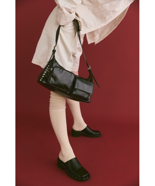 un/neu（アンノイ）の「アウトポケット2WAYスタッズバッグ / ショルダーバッグ（ハンドバッグ・レディース・レッド/シルバー/ブラック・FREE）」の21枚目の写真