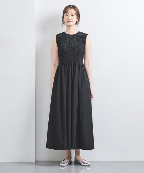 UNITED ARROWS（ユナイテッドアローズ）の「シャーリング ノースリーブ ワンピース（ワンピース・レディース・クリーム/ブラック・36/38）」の7枚目の写真