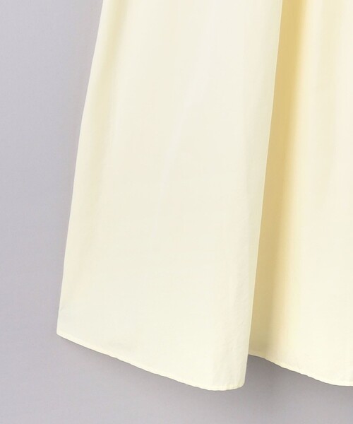 UNITED ARROWS（ユナイテッドアローズ）の「シャーリング ノースリーブ ワンピース（ワンピース・レディース・クリーム/ブラック・36/38）」の14枚目の写真