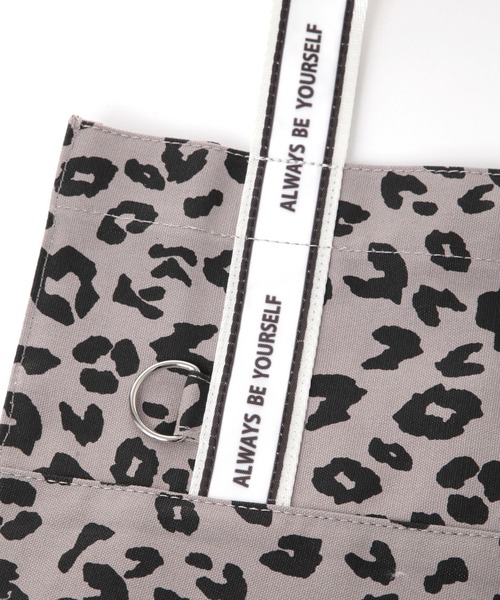 GLOBAL WORK（グローバルワーク）の「推しごとラインロゴテープトート/127404（トートバッグ・レディース・アイボリー/レオパード/パープル/ブラック/グレー系その他5・ONE SIZE）」の7枚目の写真
