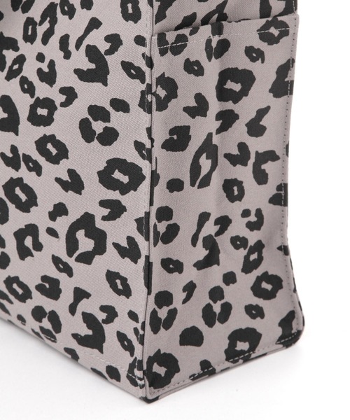 GLOBAL WORK（グローバルワーク）の「推しごとラインロゴテープトート/127404（トートバッグ・レディース・アイボリー/レオパード/パープル/ブラック/グレー系その他5・ONE SIZE）」の6枚目の写真