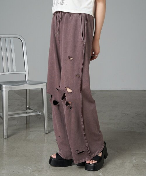 RAY CASSIN（レイカズン）の「ダメージピグメントスウェットパンツ（その他パンツ・レディース・グレー系その他2/ブラウン/アイボリー/ブラック・FREE）」の4枚目の写真