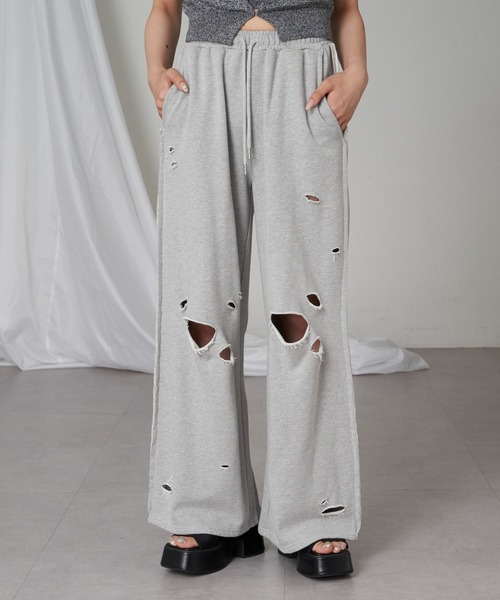 RAY CASSIN（レイカズン）の「ダメージピグメントスウェットパンツ（その他パンツ・レディース・グレー系その他2/ブラウン/アイボリー/ブラック・FREE）」の3枚目の写真