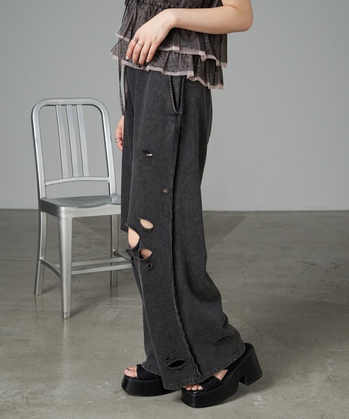 RAY CASSIN（レイカズン）の「ダメージピグメントスウェットパンツ（その他パンツ・レディース・グレー系その他2/ブラウン/アイボリー/ブラック・FREE）」の13枚目の写真