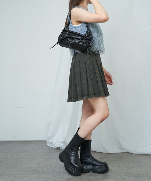 RAY CASSIN（レイカズン）の「ギャザーリボンショルダー（ショルダーバッグ・レディース・シルバー/ブラック/レッド・FREE）」の7枚目の写真