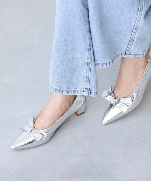 menue（メヌエ）の「リボンモチーフ ポインテッドトゥ ヒールパンプス（パンプス・レディース・アイボリー/シルバー/ブラック/レッド・23.0cm/24.0cm/25.0cm/26.0cm/21.5cm/22.0cm/22.5cm/23.5cm/24.5cm/25.5cm）」の19枚目の写真