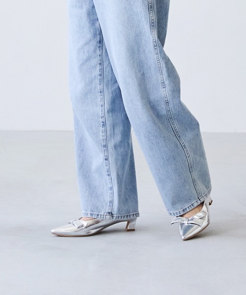 menue（メヌエ）の「リボンモチーフ ポインテッドトゥ ヒールパンプス（パンプス・レディース・アイボリー/シルバー/ブラック/レッド・23.0cm/24.0cm/25.0cm/26.0cm/21.5cm/22.0cm/22.5cm/23.5cm/24.5cm/25.5cm）」の18枚目の写真