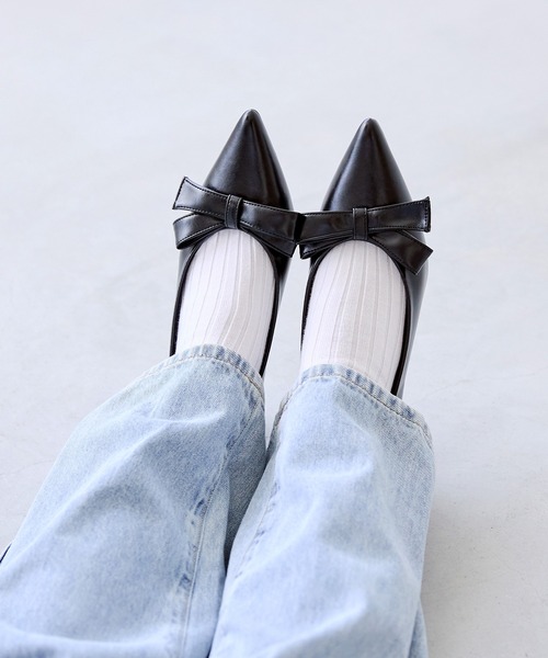 menue（メヌエ）の「リボンモチーフ ポインテッドトゥ ヒールパンプス（パンプス・レディース・アイボリー/シルバー/ブラック/レッド・23.0cm/24.0cm/25.0cm/26.0cm/21.5cm/22.0cm/22.5cm/23.5cm/24.5cm/25.5cm）」の11枚目の写真