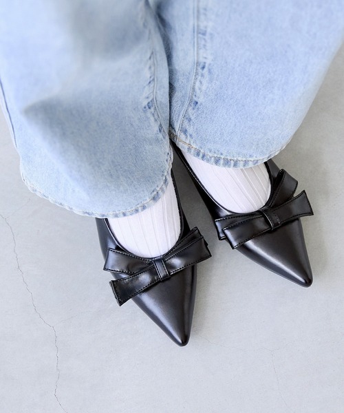 menue（メヌエ）の「リボンモチーフ ポインテッドトゥ ヒールパンプス（パンプス・レディース・アイボリー/シルバー/ブラック/レッド・23.0cm/24.0cm/25.0cm/26.0cm/21.5cm/22.0cm/22.5cm/23.5cm/24.5cm/25.5cm）」の9枚目の写真