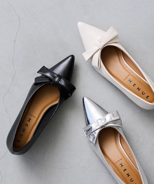 menue（メヌエ）の「リボンモチーフ ポインテッドトゥ ヒールパンプス（パンプス・レディース・アイボリー/シルバー/ブラック/レッド・23.0cm/24.0cm/25.0cm/26.0cm/21.5cm/22.0cm/22.5cm/23.5cm/24.5cm/25.5cm）」の8枚目の写真