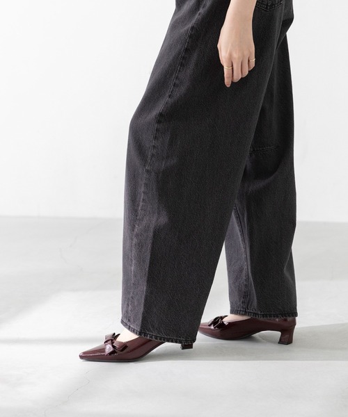 menue(メヌエ)の「リボンモチーフ ポインテッドトゥ ヒールパンプス(パンプス・レディース・アイボリー/シルバー/ブラック/レッド・23.0cm/24.0cm/25.0cm/26.0cm/21.5cm/22.0cm/22.5cm/23.5cm/24.5cm/25.5cm)」の18枚目の写真