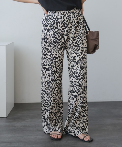 Bou Jeloud(ブージュルード)の「【M・Lサイズ展開】ストレッチプリーツパンツ(その他パンツ・レディース・A/オフホワイト・M/L)」の1枚目の写真