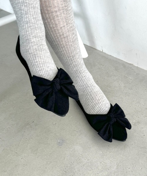 Loueme(ルエム)の「ポインテッドトゥリボンフラットパンプス(パンプス・レディース・アイボリー/ブラック/レッド・23.5cm/24.5cm)」の13枚目の写真